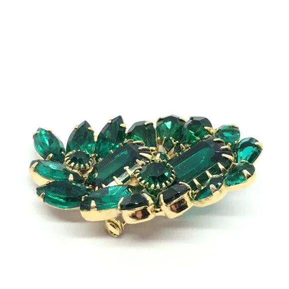 VINTAGE EMERALD Rhinestone Brooch  Earring Set Green Glass Prong Clip on MCM - Picture 15 of 16